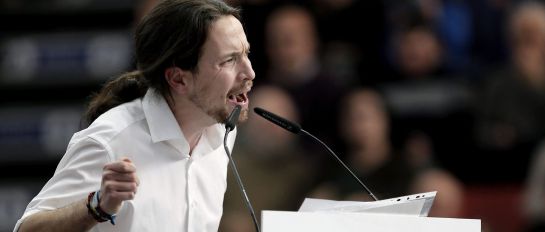 GRA182. VALENCIA, 25/01/2015.- El secretario general y eurodiputado de Podemos, Pablo Iglesias, durante su intervención en el acto público en Valencia, enmarcado en la campaña "Su odio, nuestra sonrisa" en el Pabellón Fuente de San Luis. EFE/Juan Carlos Cárdenas GRA182. VALENCIA, 25/01/2015.- El secretario general y eurodiputado de Podemos, Pablo Iglesias, durante su intervención en el acto público en Valencia, enmarcado en la campaña "Su odio, nuestra sonrisa" en el Pabellón Fuente de San Luis. EFE/Juan Carlos Cárdenas