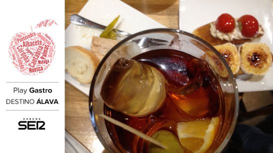 De pintxos por Vitoria. De pintxos por Vitoria.