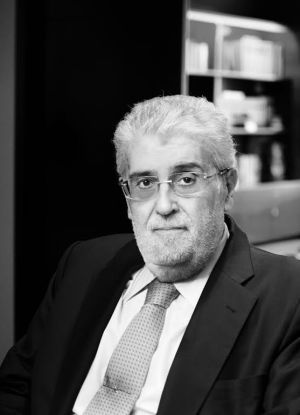 El editor José Manuel Lara muere en Barcelona a los 68 años El editor José Manuel Lara muere en Barcelona a los 68 años