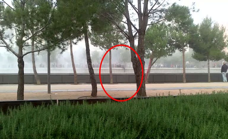 Los ultras del Frente Atlético se repartieron cuchillos de cocina de una cafetería para la reyerta Los ultras del Frente Atlético se repartieron cuchillos de cocina de una cafetería para la reyerta