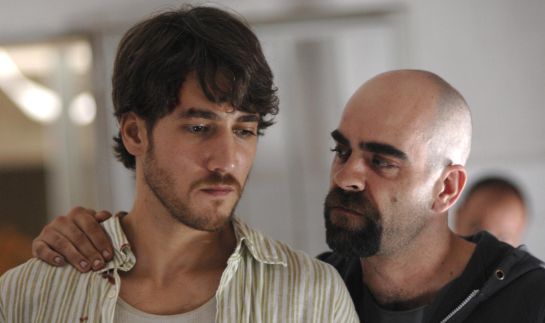 Alberto Ammann (izda.), ganador de un Goya por su trabajo en 'Celda 211' Alberto Ammann (izda.), ganador de un Goya por su trabajo en 'Celda 211'