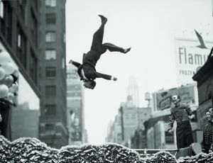 La Fundación Mapfre acoge la primera gran retrospectiva en 25 años del fotógrafo Garry Winogrand, considerado 'el cronista de América': Winogrand, el fotógrafo de las calles de América La Fundación Mapfre acoge la primera gran retrospectiva en 25 años del fotógrafo Garry Winogrand, considerado 'el cronista de América': Winogrand, el fotógrafo de las calles de América