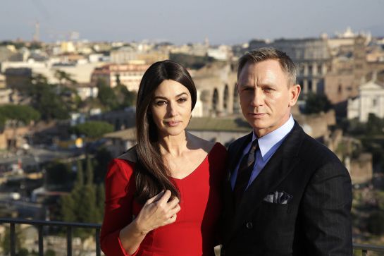 Actors Daniel Craig (R) and Monica Bellucci pose during a photo call for the new James Bond film "Spectre" in downtown Rome, February 18, 2015. REUTERS/Max Rossi (ITALY - Tags: ENTERTAINMENT) Actors Daniel Craig (R) and Monica Bellucci pose during a photo call for the new James Bond film "Spectre" in downtown Rome, February 18, 2015. REUTERS/Max Rossi (ITALY - Tags: ENTERTAINMENT)