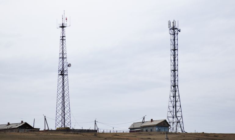 Varias antenas de telefonía móvil Varias antenas de telefonía móvil