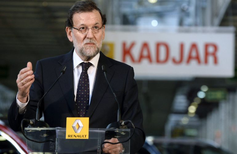 El presidente del Gobierno, Mariano Rajoy, durante la visita que ha realizado esta tarde a la fábrica de Villamuriel. El presidente del Gobierno, Mariano Rajoy, durante la visita que ha realizado esta tarde a la fábrica de Villamuriel.