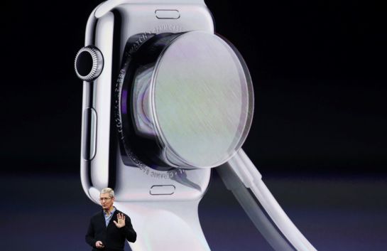 El Apple Watch se cargará mediante imán, según ha desvelado el CEO de Apple Tim Cook durante su presentación en el teatro Yerba Buena de San Francisco El Apple Watch se cargará mediante imán, según ha desvelado el CEO de Apple Tim Cook durante su presentación en el teatro Yerba Buena de San Francisco