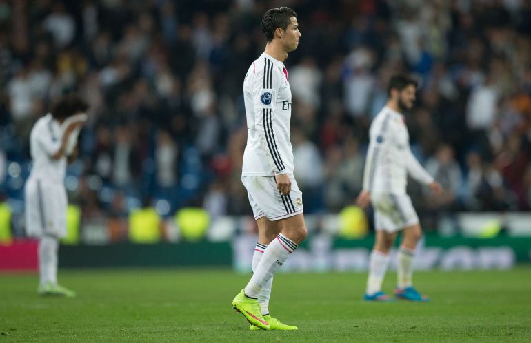 MADRID, SPAIN - MARCH 10: Cristiano Ronaldo of Real Madrid CF leaves the pitch after loosing the UEFA Champions League round of 16 second leg match between Real Madrid CF and FC Schalke 04 at Estadio Santiago Bernabeu on March 10, 2015 in Madrid, Spain.  (Photo by Gonzalo Arroyo Moreno/Getty Images)