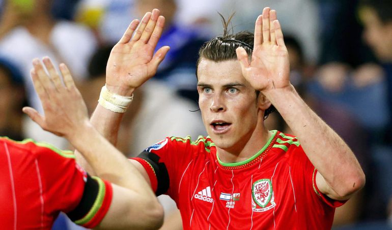 Bale celebra uno de sus goles frente a Israel Bale celebra uno de sus goles frente a Israel