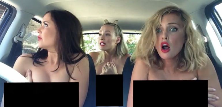 SketchShe recorre la historia de la música en un coche SketchShe recorre la historia de la música en un coche