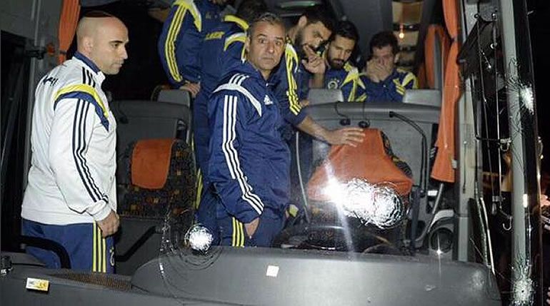 Tiroteado el autocar del Fenerbahçe Tiroteado el autocar del Fenerbahçe