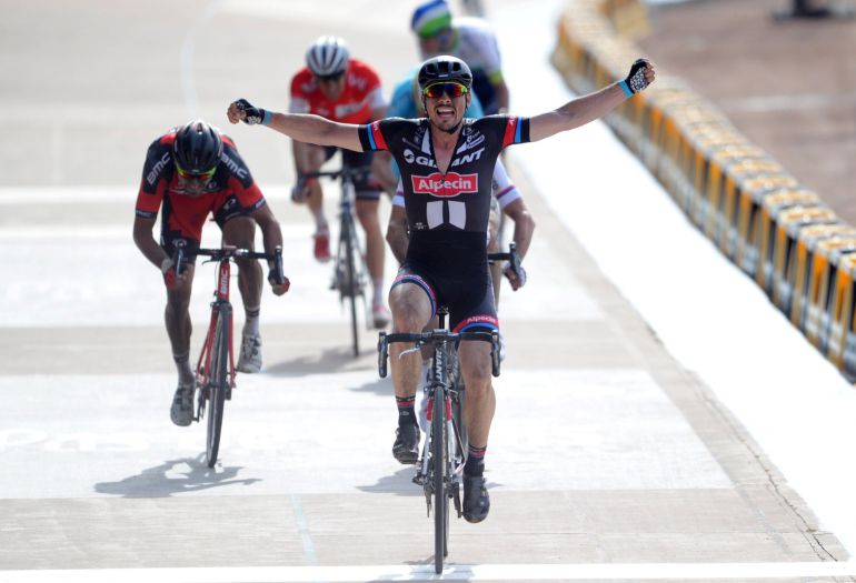 John Degenkolb celebra la victoria en la Paris-Roubaix John Degenkolb celebra la victoria en la Paris-Roubaix