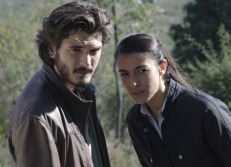 Yon González y Blanca Romero en 'Bajo Sospecha' Yon González y Blanca Romero en 'Bajo Sospecha'