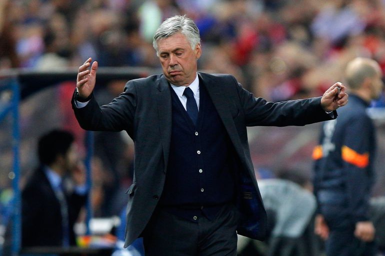 Ancelotti se lamenta durante el partido de Champions en el Calderón Ancelotti se lamenta durante el partido de Champions en el Calderón