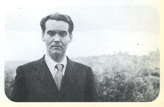 Federico García Lorca en los años 30 en el Cigarral de Menores en Toledo. Federico García Lorca en los años 30 en el Cigarral de Menores en Toledo.