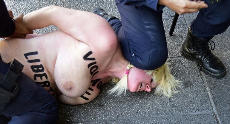 Gostoso mordaza Escorts e dominante