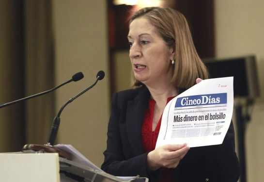 La ministra de Fomento, Ana Pastor, durante su intervención en el Foro Cinco Días La ministra de Fomento, Ana Pastor, durante su intervención en el Foro Cinco Días