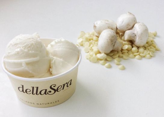 Helado de chocolate blanco y champiñón crudo: la aportación de Fernando Sáenz al encuentro de Fungiturismo 2015. Helado de chocolate blanco y champiñón crudo: la aportación de Fernando Sáenz al encuentro de Fungiturismo 2015.