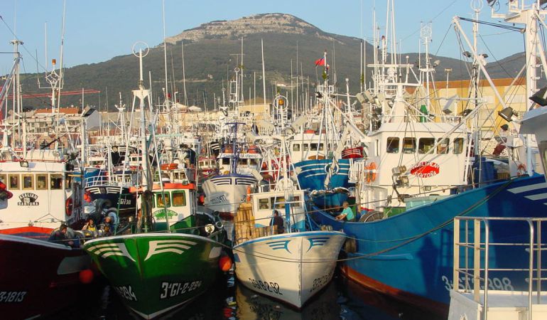 El puerto pesquero de Santoña El puerto pesquero de Santoña