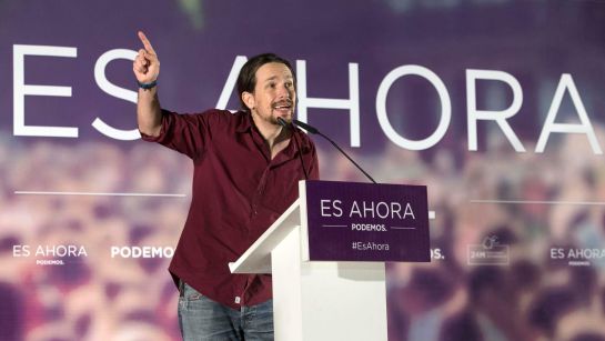 El secretario General de Podemos Pablo Iglesias durante el acto electoral que ha ofrecido hoy en el auditorio Parque Fofó de Murcia. El secretario General de Podemos Pablo Iglesias durante el acto electoral que ha ofrecido hoy en el auditorio Parque Fofó de Murcia.