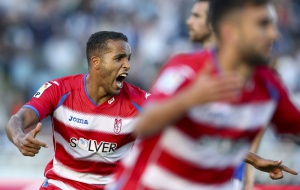 GRA513. SAN SEBASTIÁN, 17/05/2015.- El delantero marroquí del Granada Youssef El-Arabi celebra el primer gol de su equipo que ha marcado frente a la Real Sociedad, durante el partido de la trigésima séptima jornada de la Liga de Primera División que se juega hoy en el estadio de Anoeta en San Sebastián. EFE/Juan Herrero GRA513. SAN SEBASTIÁN, 17/05/2015.- El delantero marroquí del Granada Youssef El-Arabi celebra el primer gol de su equipo que ha marcado frente a la Real Sociedad, durante el partido de la trigésima séptima jornada de la Liga de Primera División que se juega hoy en el estadio de Anoeta en San Sebastián. EFE/Juan Herrero