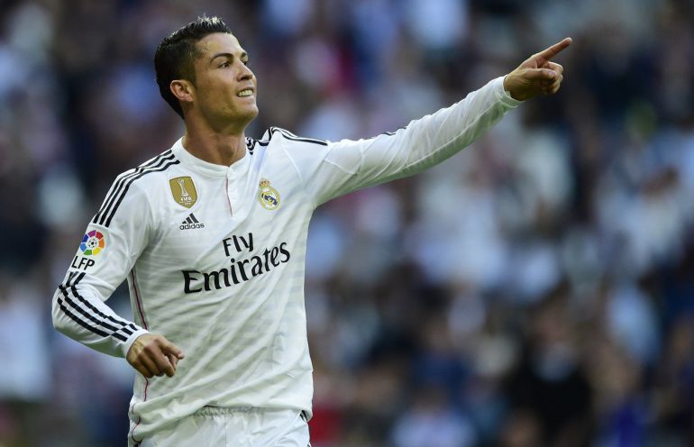 Cristiano Ronaldo celebra uno de los tres goles que le endosó al Getafe en la última jornada de Liga Cristiano Ronaldo celebra uno de los tres goles que le endosó al Getafe en la última jornada de Liga