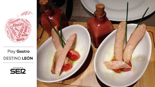 Gazpacho de fresa con ventresca ahumada (Nimú Azotea). Gazpacho de fresa con ventresca ahumada (Nimú Azotea).