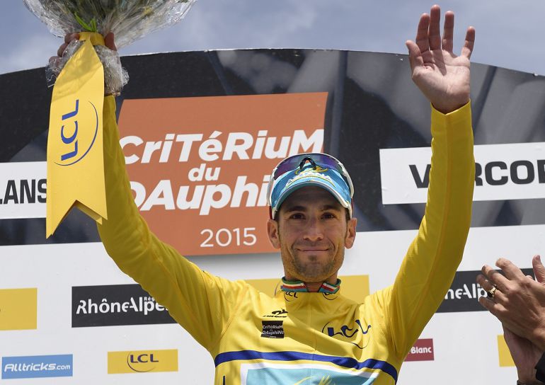 El italiano Vincenzo Nibali se ha vestido con el jersey de líder de la Dauphiné tras la etapa con final en Villard de Lans. El italiano Vincenzo Nibali se ha vestido con el jersey de líder de la Dauphiné tras la etapa con final en Villard de Lans.