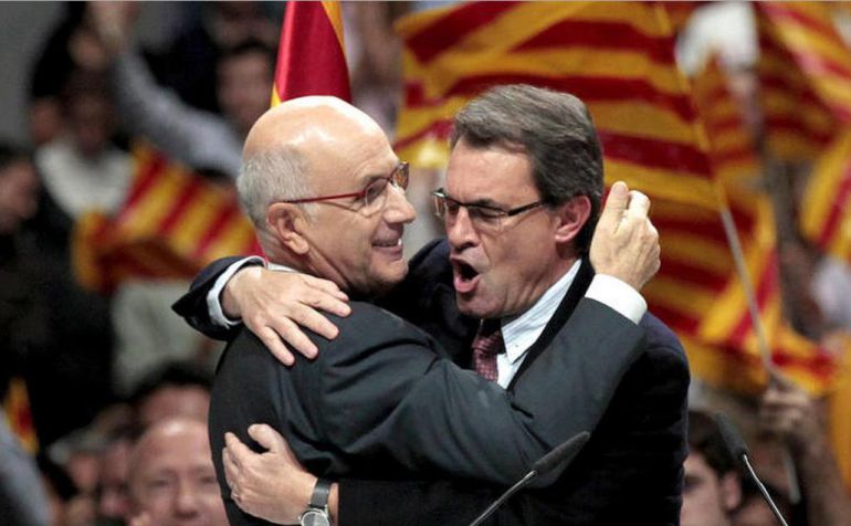 Fotografía de archivo de Josep Antoni Duran i Lleida y Artur Mas, durante un acto de campaña política. Fotografía de archivo de Josep Antoni Duran i Lleida y Artur Mas, durante un acto de campaña política.