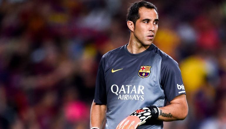 Claudio Bravo, durante un partido con el Barça Claudio Bravo, durante un partido con el Barça