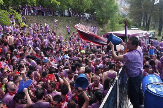 La Batalla del Vino de Haro aspira a ser declarada de Interés Turístico Internacional en 2016. La Batalla del Vino de Haro aspira a ser declarada de Interés Turístico Internacional en 2016.