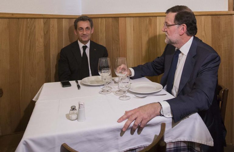 El presidente del Gobierno, Mariano Rajoy, junto con el expresidente de la República de Francia, Nicolas Sarkozy. (Mariano Rajoy, en Twitter) El presidente del Gobierno, Mariano Rajoy, junto con el expresidente de la República de Francia, Nicolas Sarkozy. (Mariano Rajoy, en Twitter)