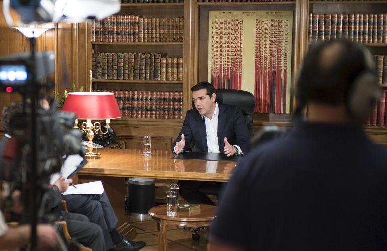 El primer ministro griego, Alexis Tsipras, durante la entrevista. El primer ministro griego, Alexis Tsipras, durante la entrevista.