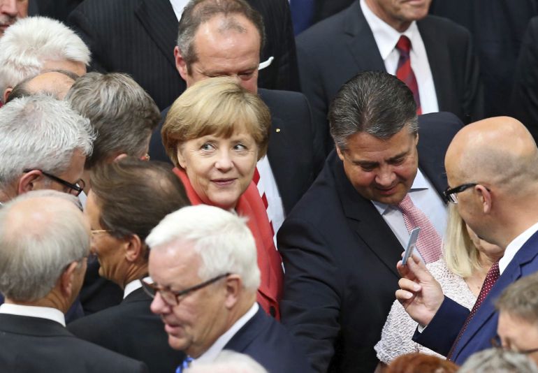 La canciller alemana, Angela Merkel, durante la sesión extraordinaria celebrada en el Bundestag La canciller alemana, Angela Merkel, durante la sesión extraordinaria celebrada en el Bundestag
