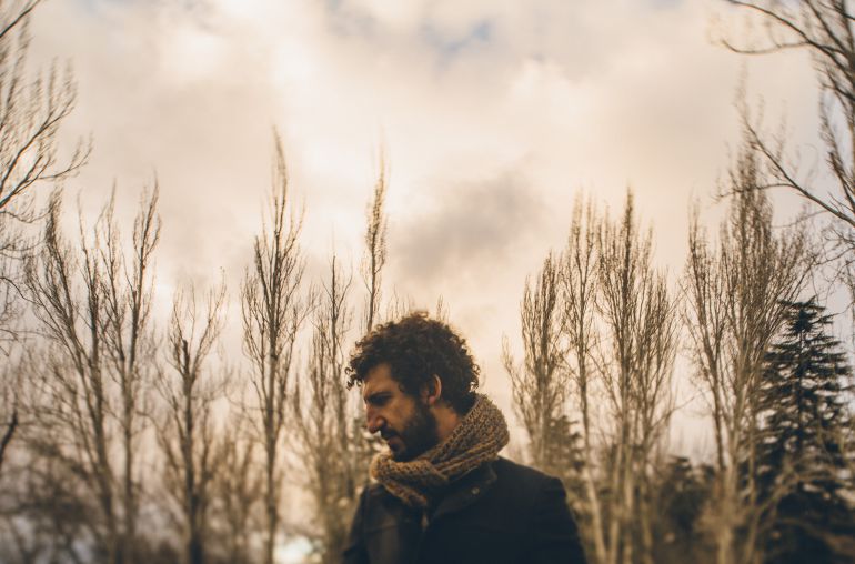 Marwan encabeza la lista de los nuevos cantautores que apuestan por la poesía. Marwan encabeza la lista de los nuevos cantautores que apuestan por la poesía.