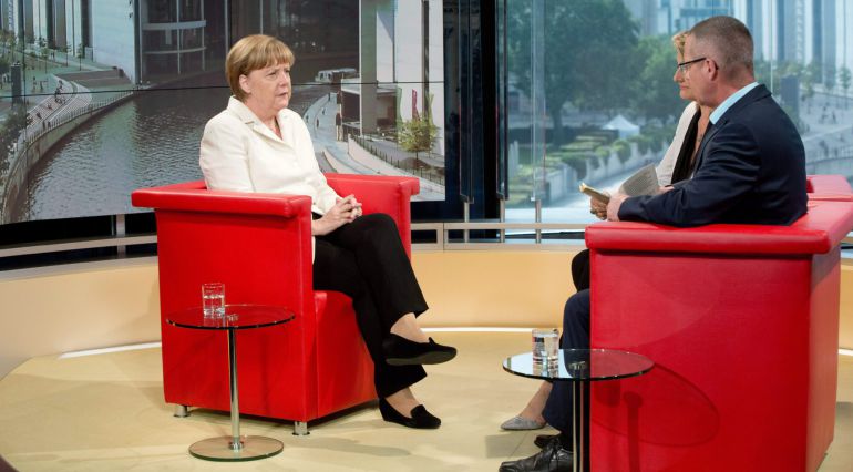 Angela Merkel durante su entrevista en la televisión alemana Angela Merkel durante su entrevista en la televisión alemana