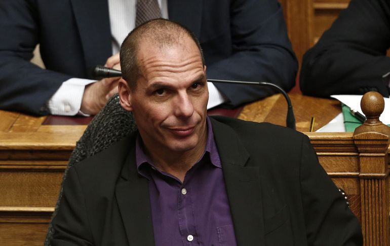 El exministro de finanzas griego, Yanis Varufakis, durante una sesión en el Parlamento. El exministro de finanzas griego, Yanis Varufakis, durante una sesión en el Parlamento.