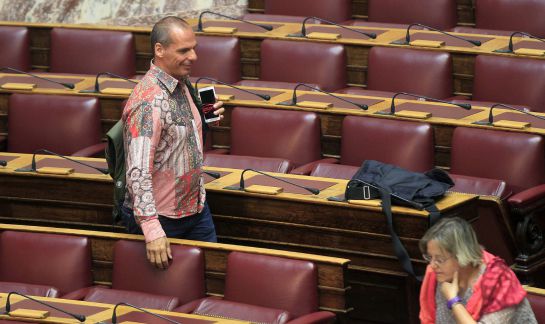Yanis Varufakis, en el Parlamento griego Yanis Varufakis, en el Parlamento griego