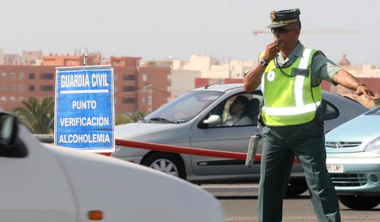 Foto de archivo de un agente de la Guardia Civil. Foto de archivo de un agente de la Guardia Civil.
