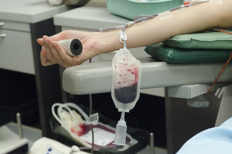 Portugal pone fin a la prohibición de que los homosexuales donen sangre Portugal pone fin a la prohibición de que los homosexuales donen sangre