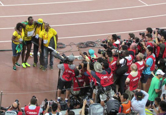 Usain Bolt derrota a Justin Gatlin en el Nido del Pájaro Usain Bolt derrota a Justin Gatlin en el Nido del Pájaro