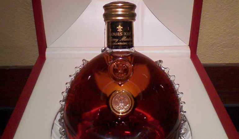 Botella de coñac marca Rémy Martin Botella de coñac marca Rémy Martin