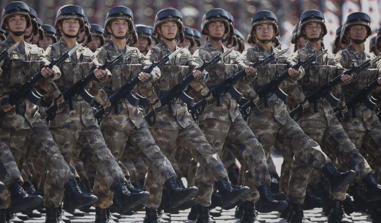 Soldados participando en el desfile militar celebrado con motivo del 70 aniversario del fin de la Segunda Guerra Mundial. Soldados participando en el desfile militar celebrado con motivo del 70 aniversario del fin de la Segunda Guerra Mundial.