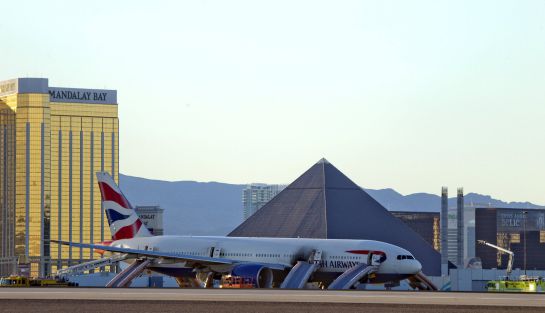 Un Boeing-777 se incendia minutos antes de proceder a su despegue Un Boeing-777 se incendia minutos antes de proceder a su despegue