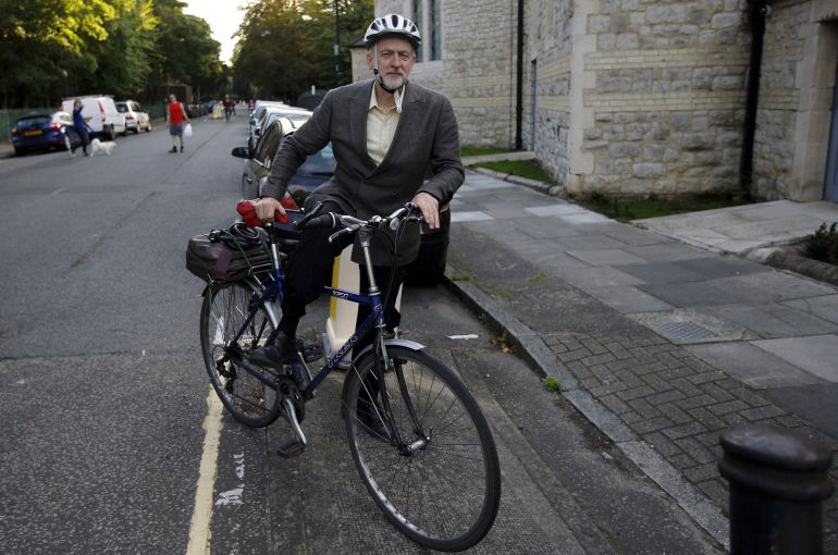 Jeremy Corbyn, con su bicicleta Jeremy Corbyn, con su bicicleta