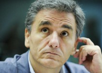 Euclidis Tsakalotos: "Algunos países querían una derrota política de Syriza para no animar a los españoles"