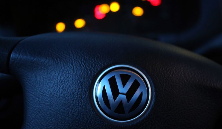 Un vehículo Volkswagen, en un salón automovilístico en Berlín Un vehículo Volkswagen, en un salón automovilístico en Berlín
