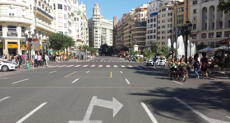 El Día Europeo Sin Coches 2015 en la plaza del Ayuntamiento de Valencia El Día Europeo Sin Coches 2015 en la plaza del Ayuntamiento de Valencia