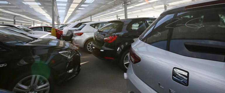 Coches de SEAT en un concesionario / EFE Coches de SEAT en un concesionario / EFE