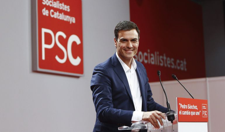 El candidato del PSOE a la Moncloa, Pedro Sánchez, durante su intervención en un encuentro con dirigentes y cargos electos del PSC. El candidato del PSOE a la Moncloa, Pedro Sánchez, durante su intervención en un encuentro con dirigentes y cargos electos del PSC.