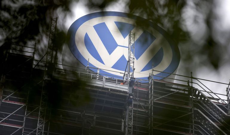 El logo de Volkswagen, en la sede de Wolfsburgo. El logo de Volkswagen, en la sede de Wolfsburgo.